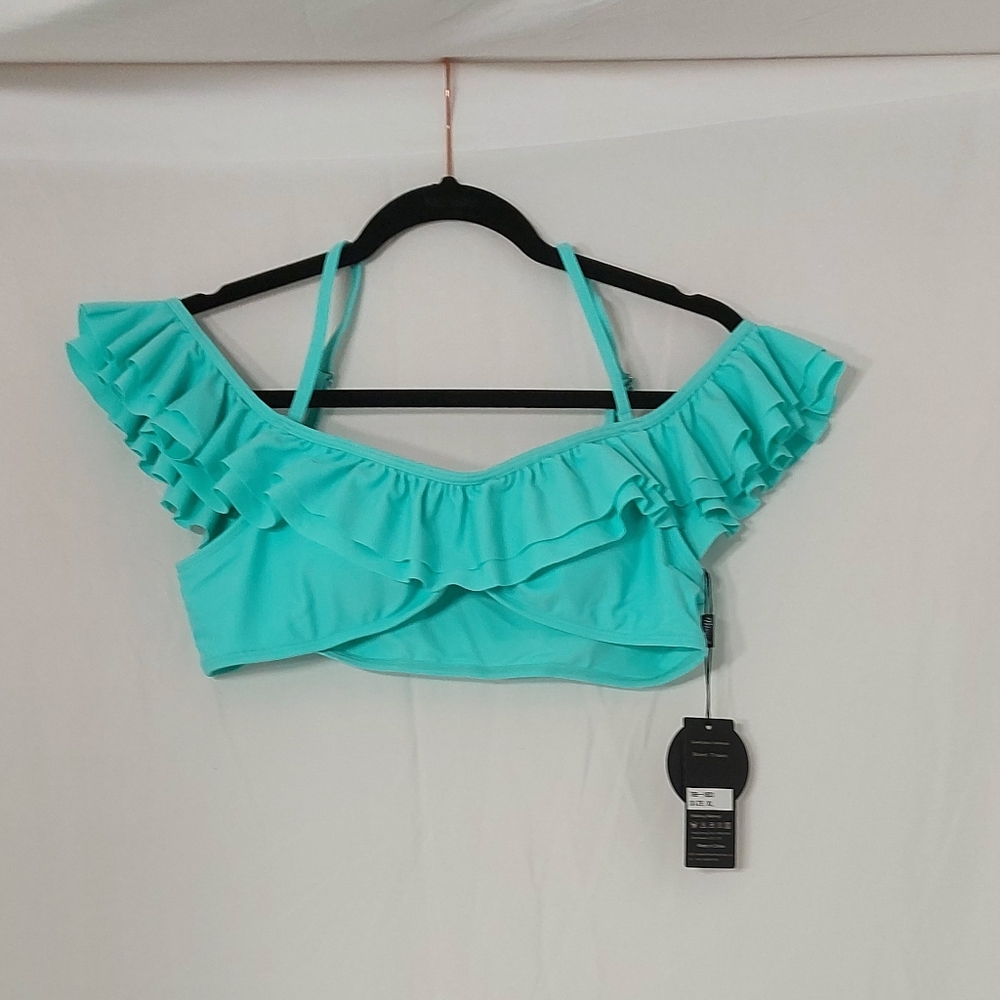 Off-Shoulder Bikini Set - Picture 9 of 10